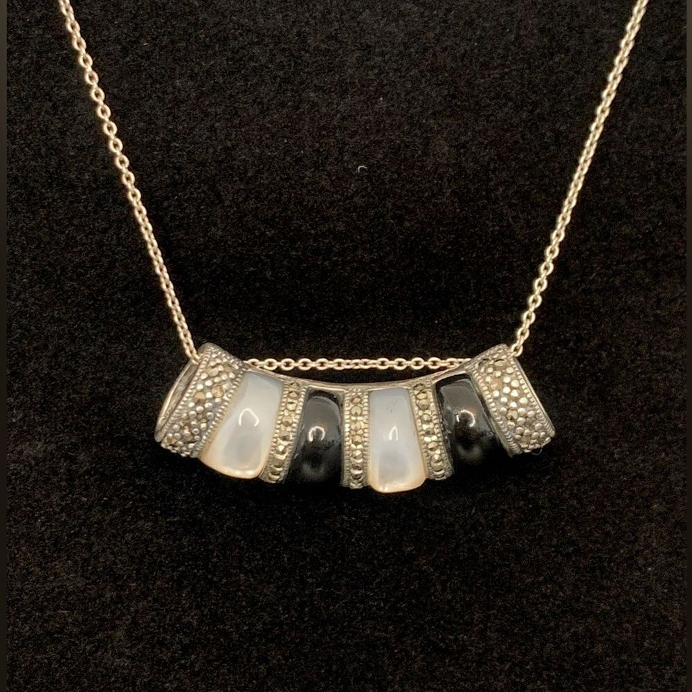 Beautiful Nevada Silver Mine Black Onyx and MOP Slide Pendant Necklace